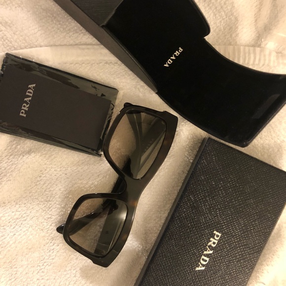 Prada shades - Picture 1 of 4